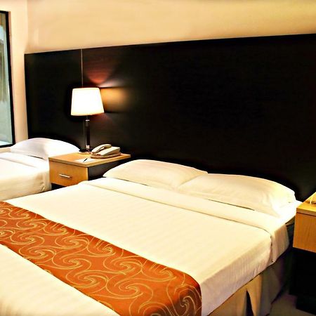 The Lake Hotel Tagaytay Tagaytay City Bagian luar foto