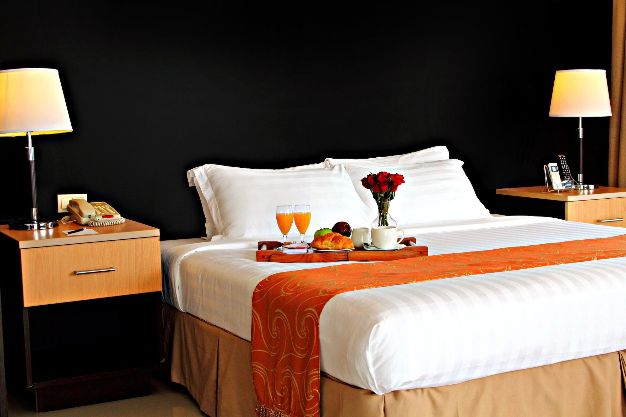 The Lake Hotel Tagaytay Tagaytay City Bagian luar foto