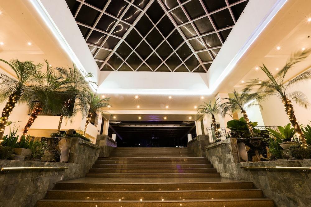 The Lake Hotel Tagaytay Tagaytay City Bagian luar foto