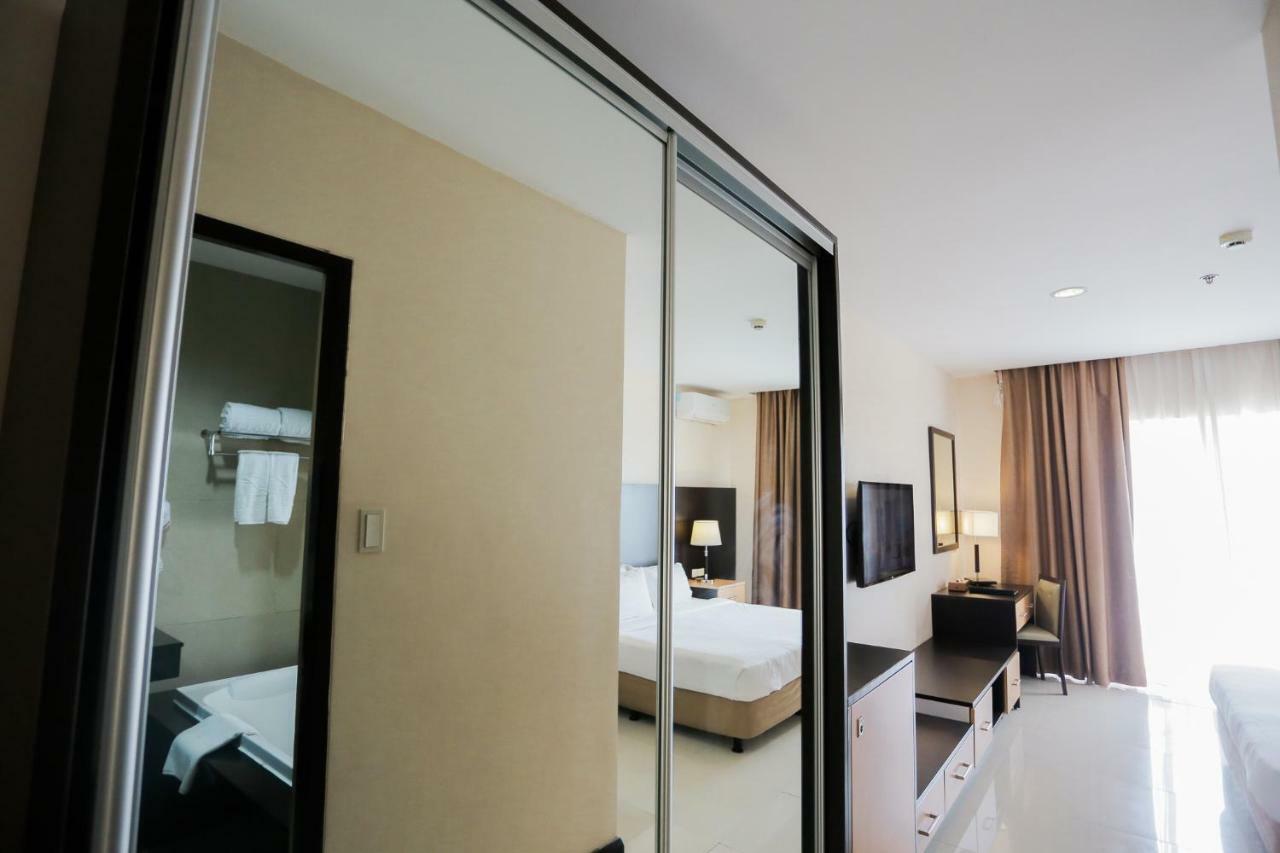 The Lake Hotel Tagaytay Tagaytay City Bagian luar foto
