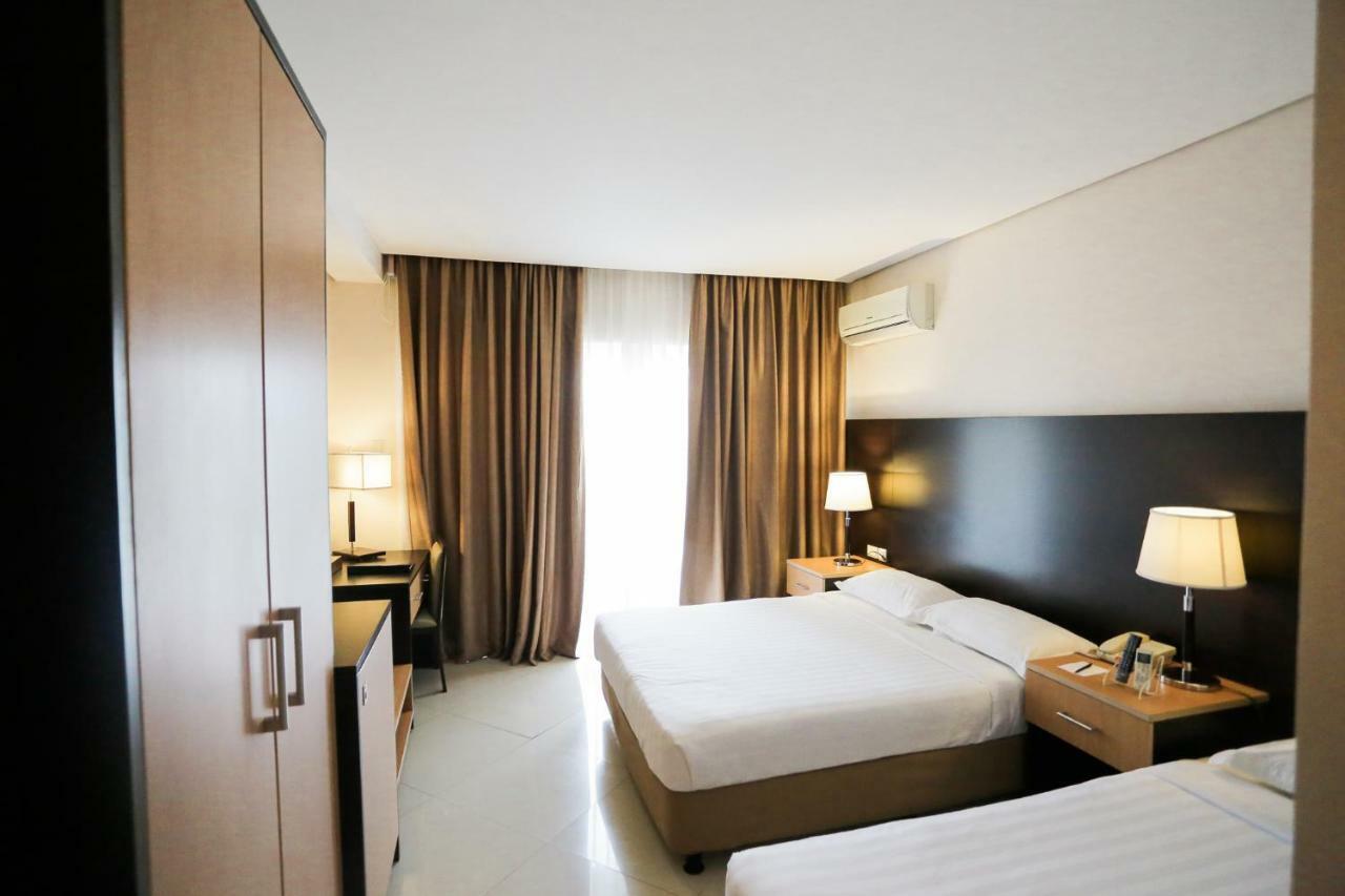 The Lake Hotel Tagaytay Tagaytay City Bagian luar foto
