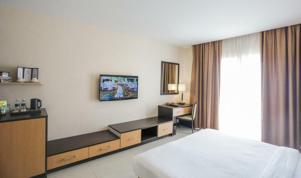 The Lake Hotel Tagaytay Tagaytay City Bagian luar foto