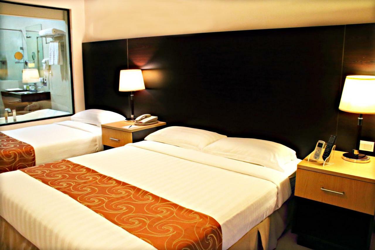 The Lake Hotel Tagaytay Tagaytay City Bagian luar foto