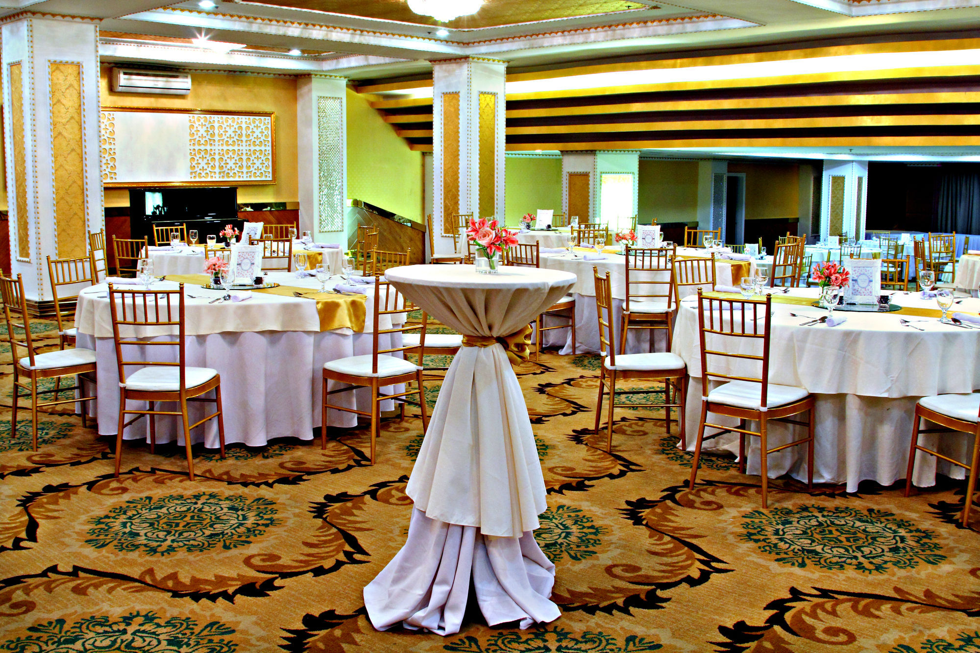 The Lake Hotel Tagaytay Tagaytay City Bagian luar foto