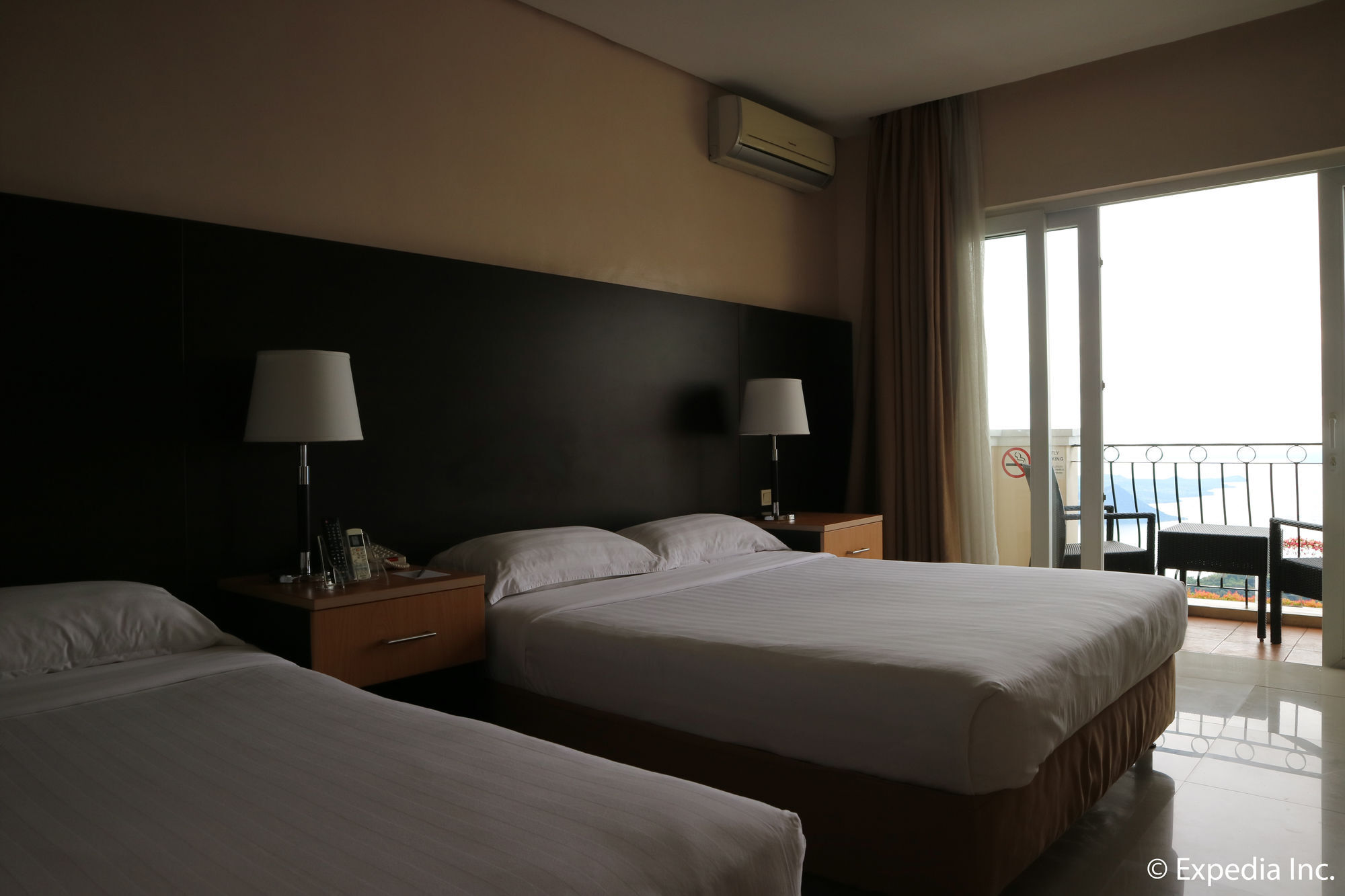The Lake Hotel Tagaytay Tagaytay City Bagian luar foto