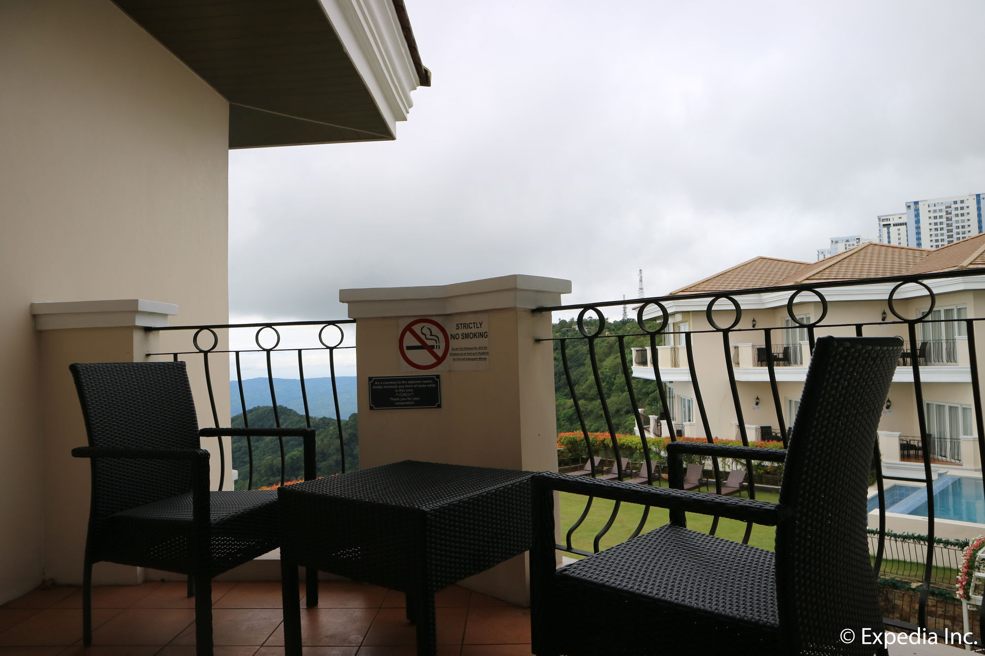 The Lake Hotel Tagaytay Tagaytay City Bagian luar foto