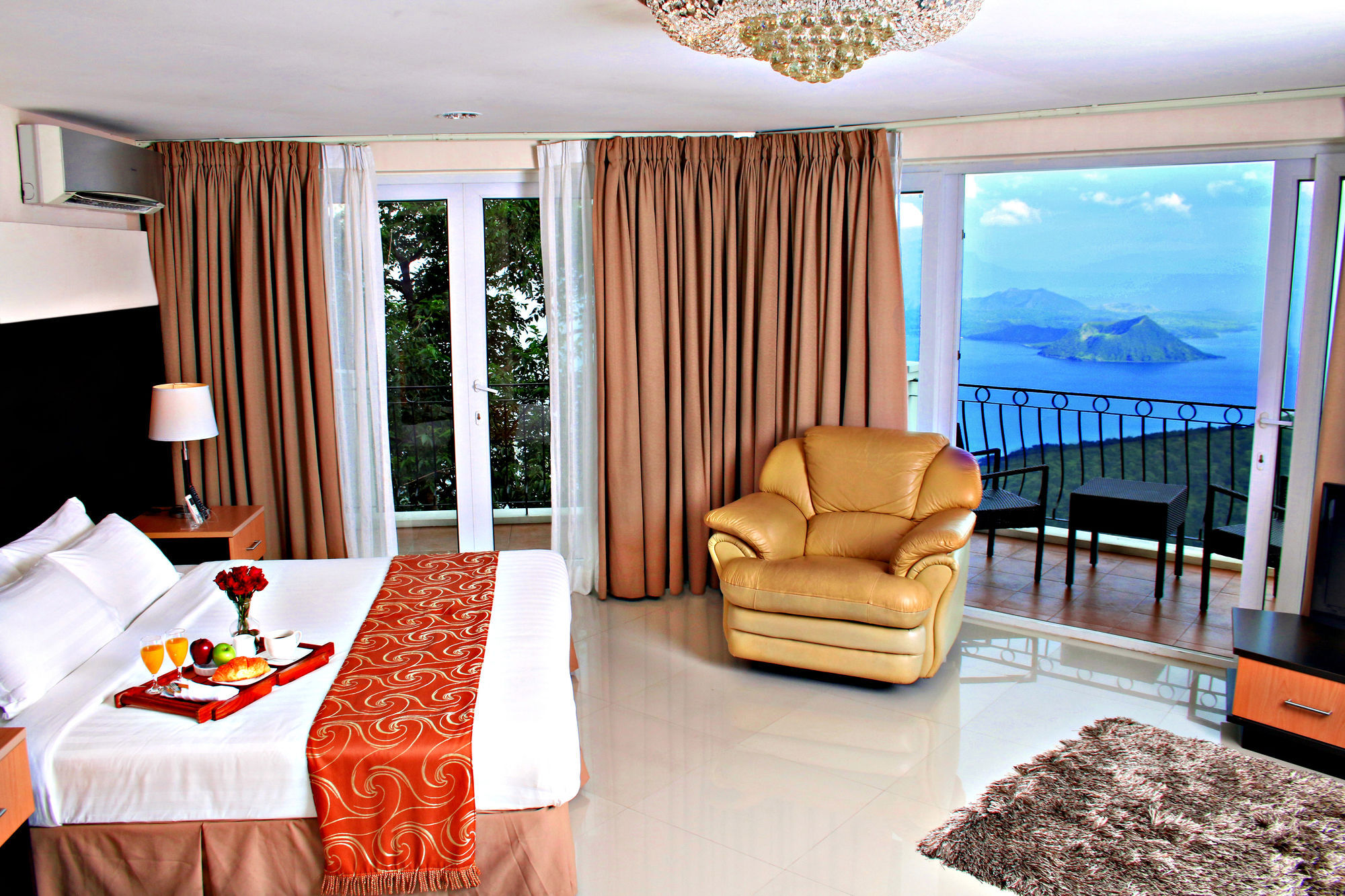 The Lake Hotel Tagaytay Tagaytay City Bagian luar foto