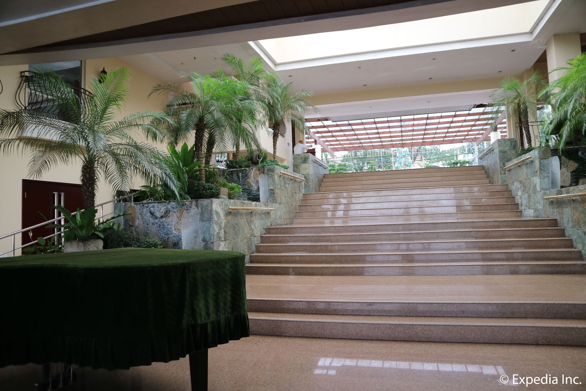 The Lake Hotel Tagaytay Tagaytay City Bagian luar foto